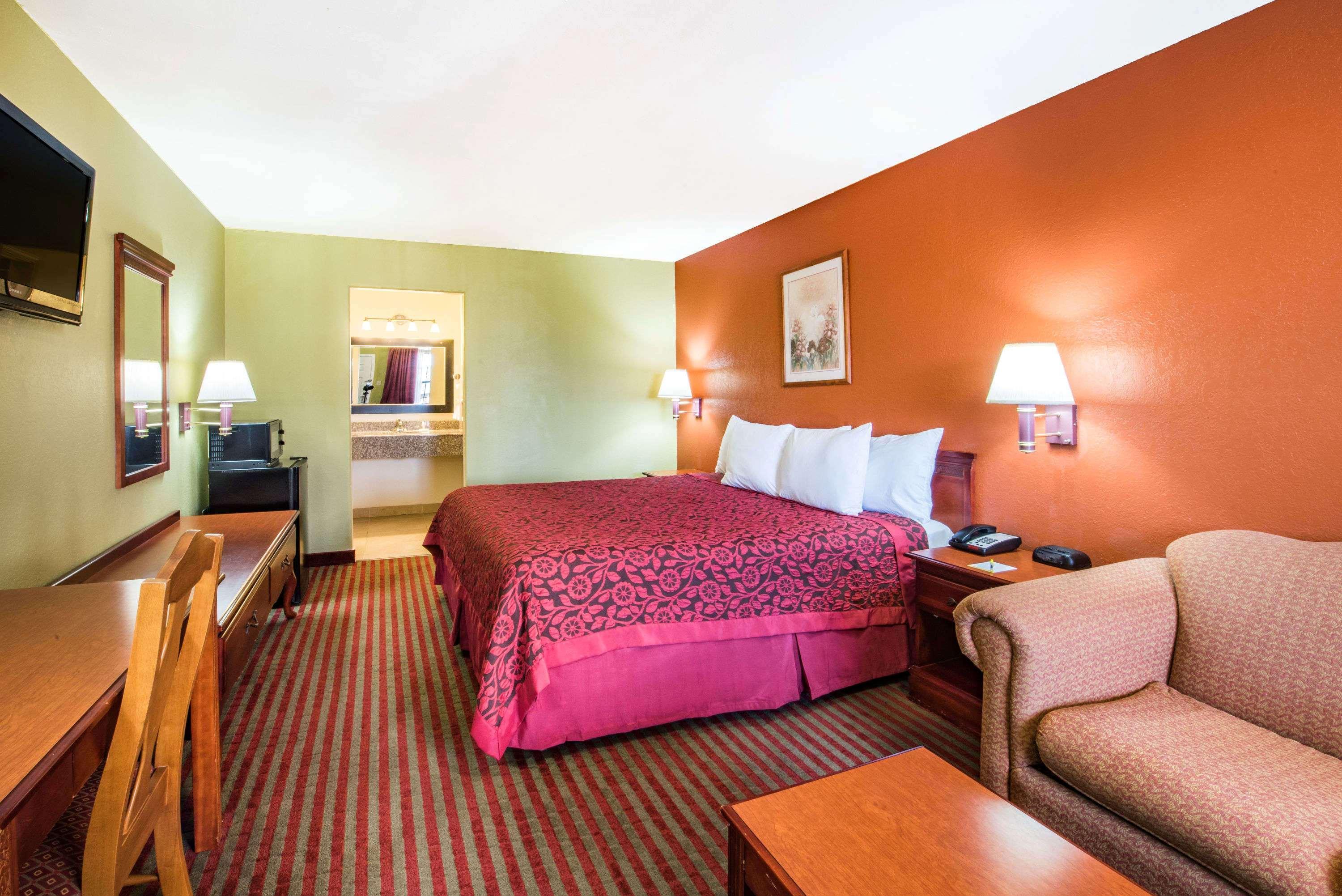 Days By Wyndham Motel